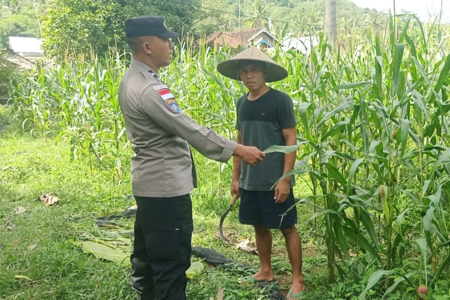 Bhabinkamtibmas Taman Baru Giat Dorong Pemanfaatan Lahan Kosong