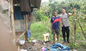 Bhabinkamtibmas Babussalam Dorong Warga Tanam Sayur untuk Ketahanan Pangan