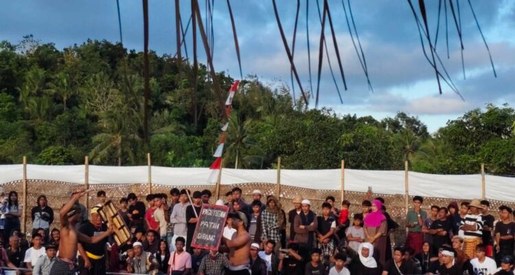 Polres Lombok Barat Amankan Peresean Ulang Tahun Paguyuban Mareje Timur