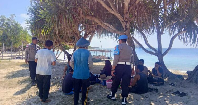 Polsek Sekotong Perketat Patroli Wisata Pantai Elak-Elak demi Keamanan Wisatawan