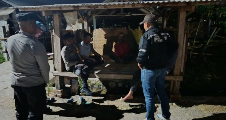 Polsek Gerung Intensifkan Patroli Kamling dan Kandang Kolektif di Desa Kebon Ayu