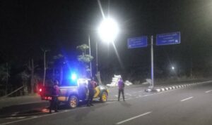 Tingkatkan Keamanan, Polres Lombok Barat Intensifkan Patroli Blue Light di Jalur Bypass BIL II