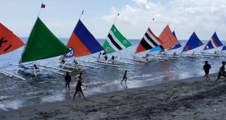 Lomba Perahu Layar di Desa Lembar Selatan, Promosi Wisata dan Silaturahmi Warga