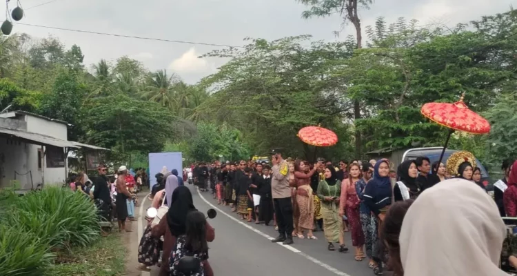 Kapolsek Sekotong Tegaskan Komitmen Lindungi Tradisi Lokal