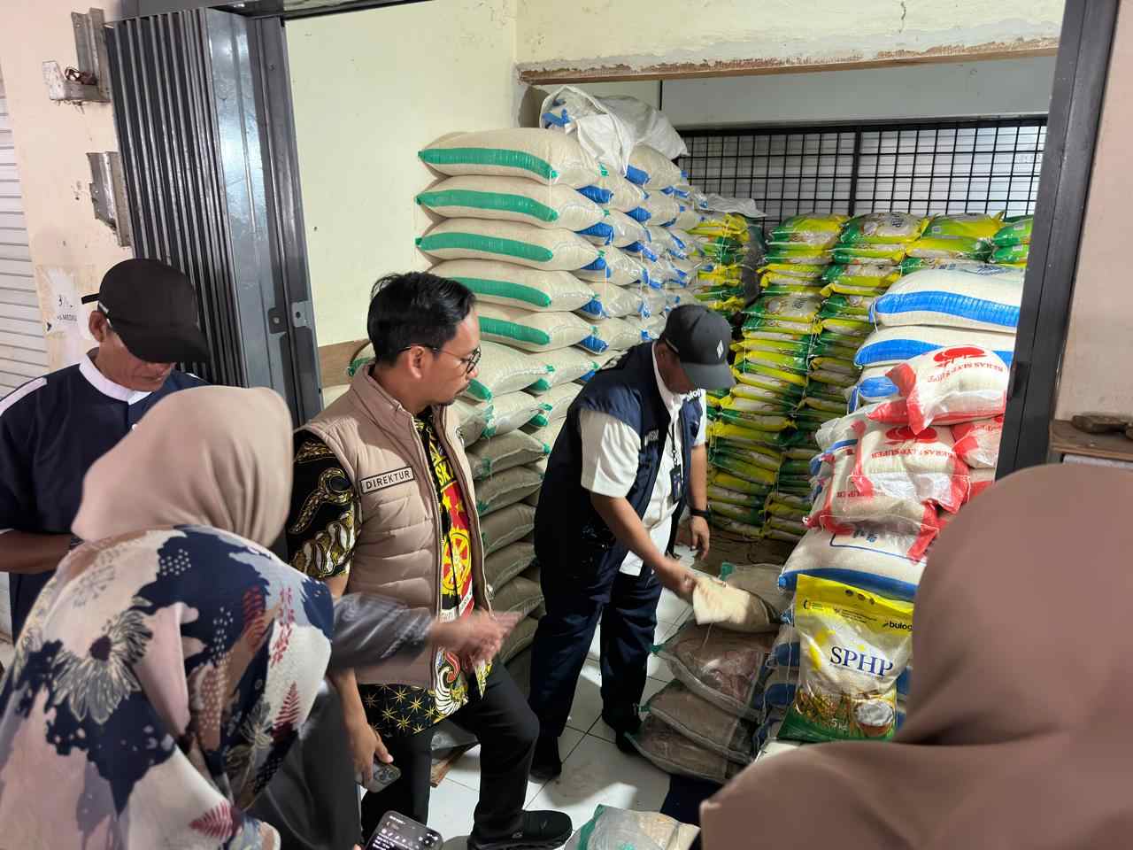 WhatsApp Image 2025-10-31 at 21.02.34 Satgas Pangan Pastikan Harga Beras di Lombok Barat Aman