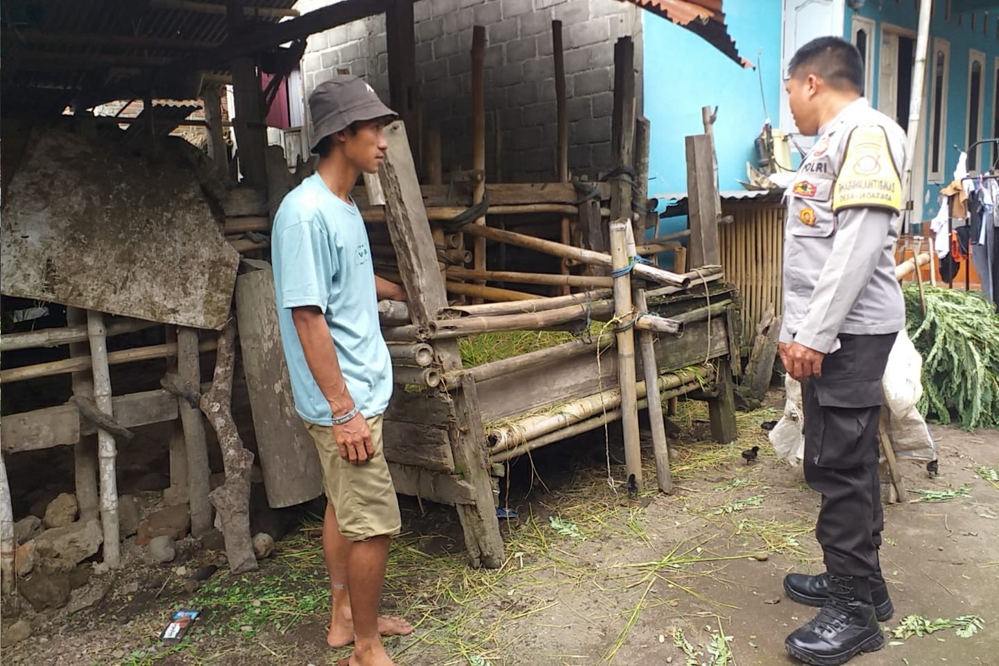 WhatsApp Image 2025-10-31 at 12.10.44 Polri Hadir di Tengah Warga: Mantung Gong Jadi Contoh Ketahanan Pangan Lokal