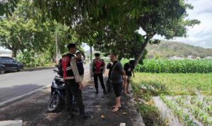 Warga Mesangguk Antusias, Polisi Sosialisasikan Layanan Darurat KEMOS 110